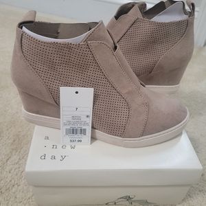 A New Day Beige/tan wedges size 7